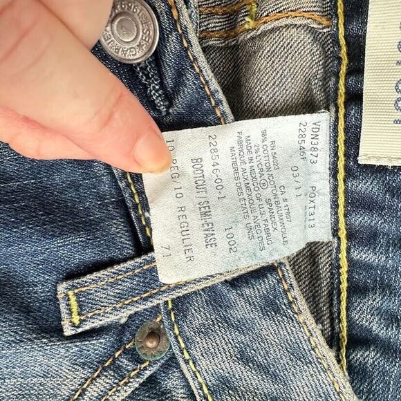 Gap Cropped Boot Cut Jeans Stretch Women Size 10 Denim Curved Hem Slightly Loose - Picture 9 of 9